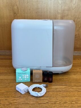 Canopy Large Room Humidifier NEW neutral grayish color